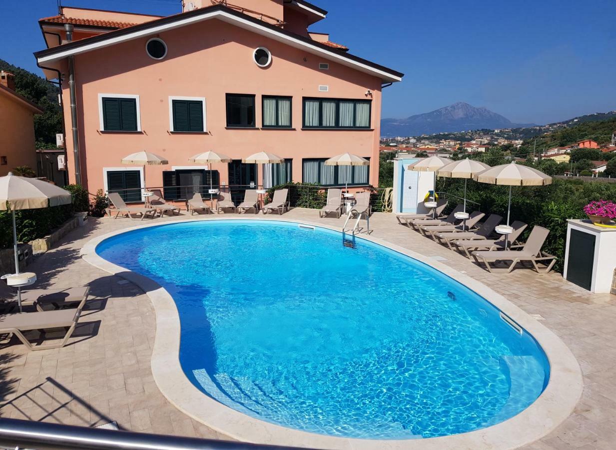 Residence Gli Ulivi Di Eolo Sapri Exterior photo